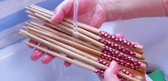 小鸡宝宝一般来说家里使用的木制或竹制筷子最好怎么消毒清洁